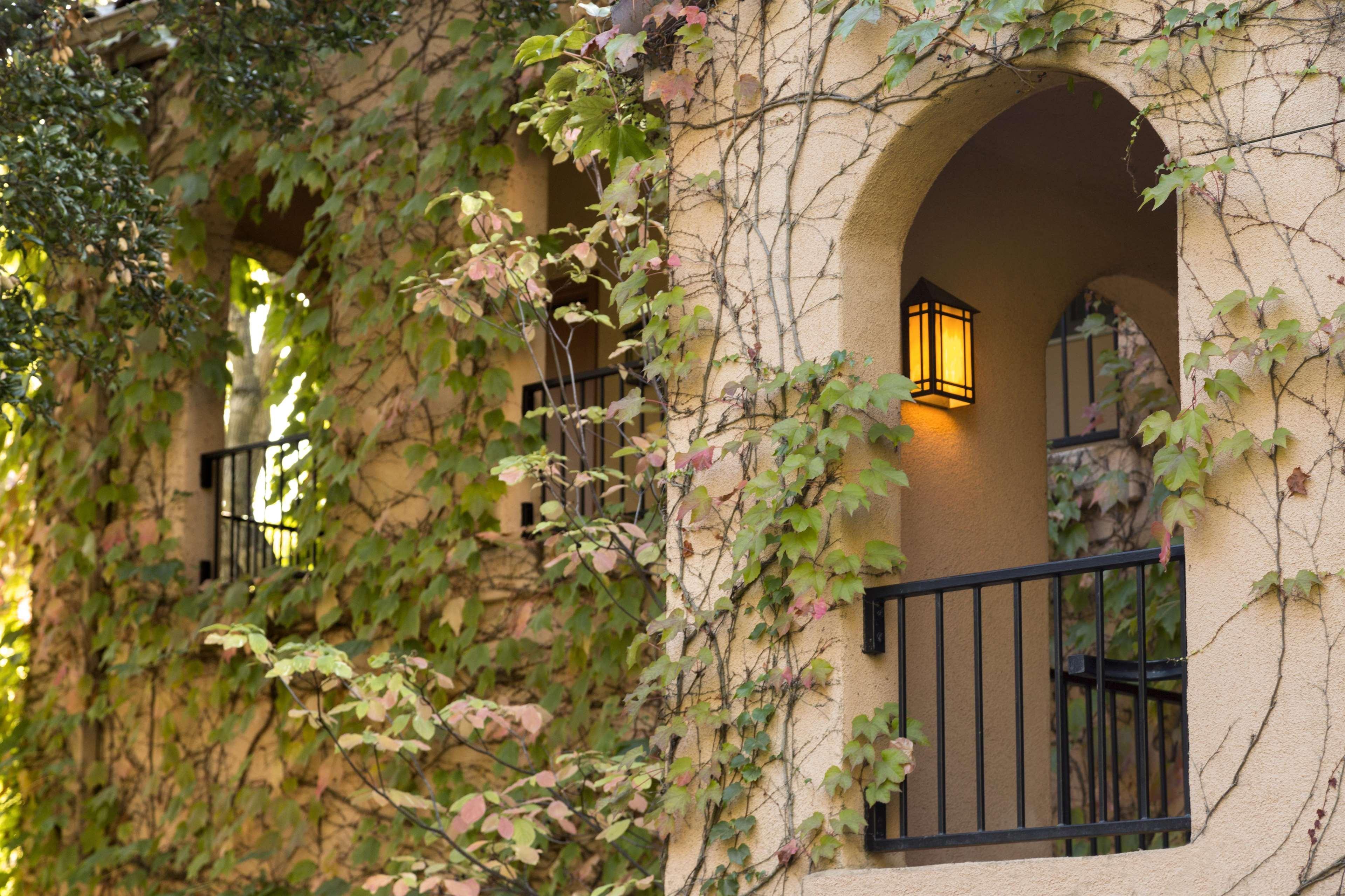 Fairmont Mission & Hotel 5*
