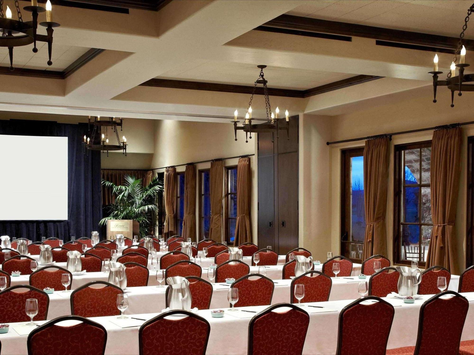 Fairmont Mission & Hotel 5*