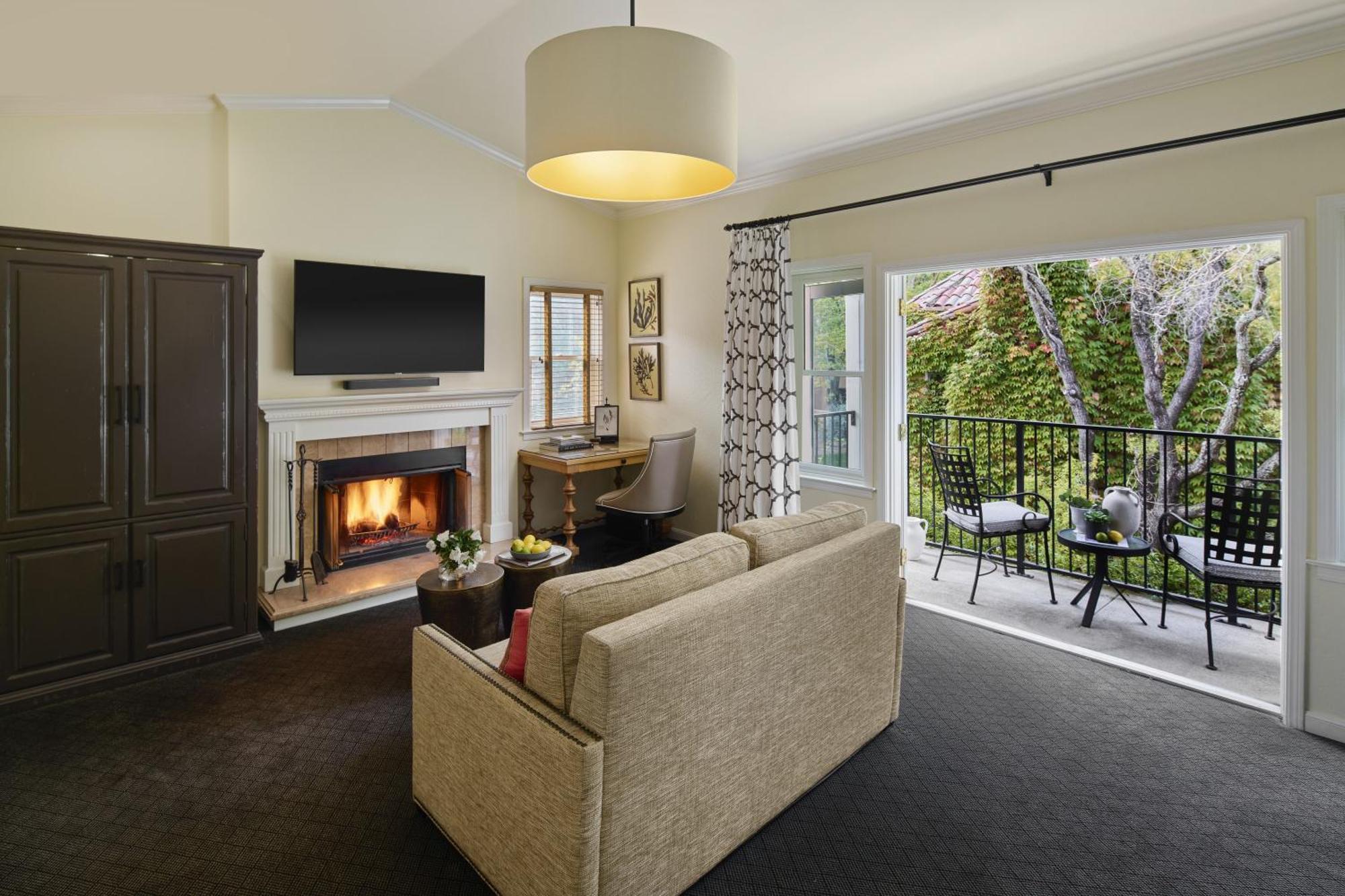 Fairmont Mission & Hotel 5*